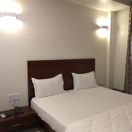 Manasi Inn Satara Εξωτερικό φωτογραφία