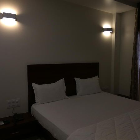 Manasi Inn Satara Εξωτερικό φωτογραφία