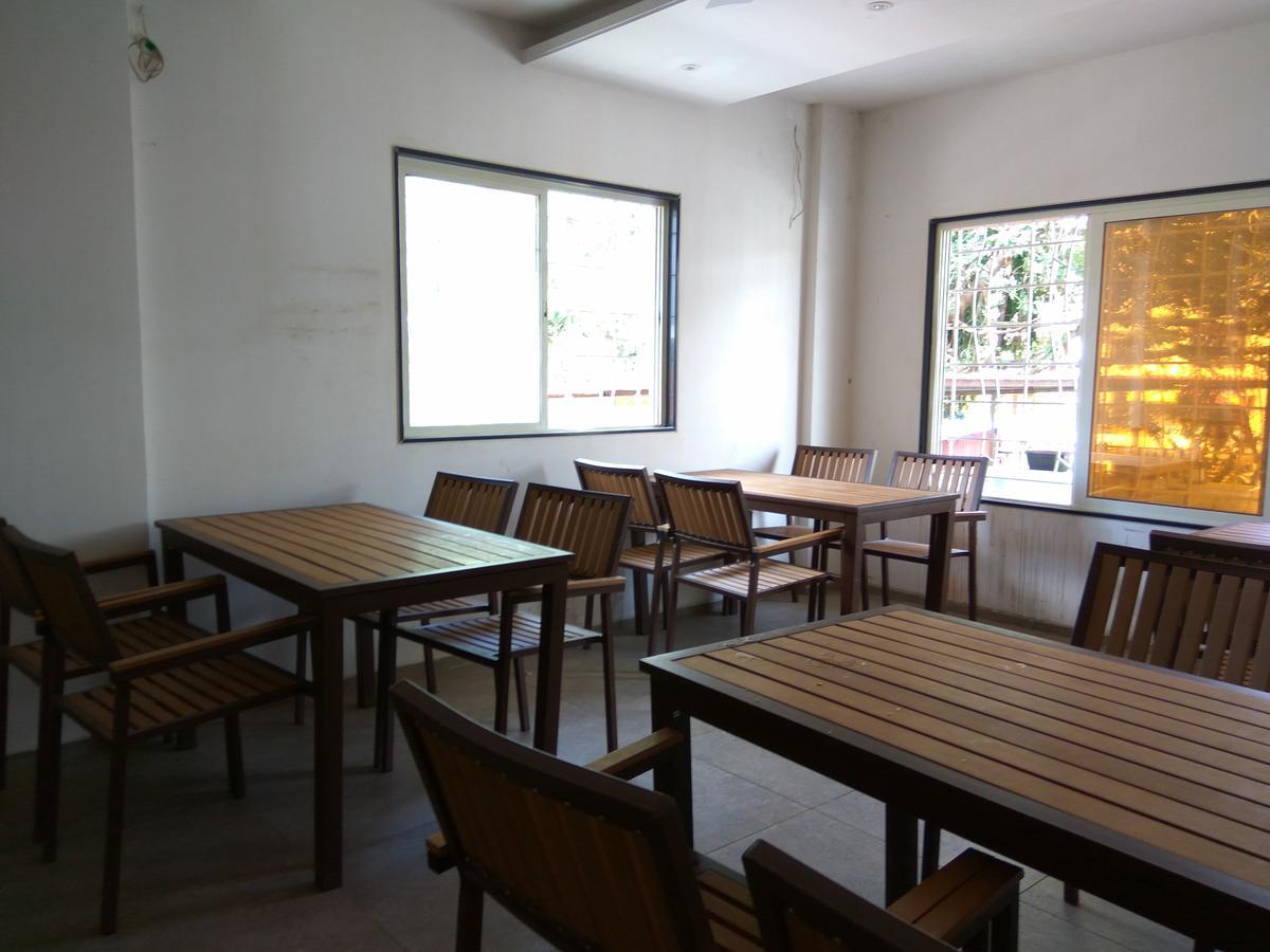 Manasi Inn Satara Εξωτερικό φωτογραφία
