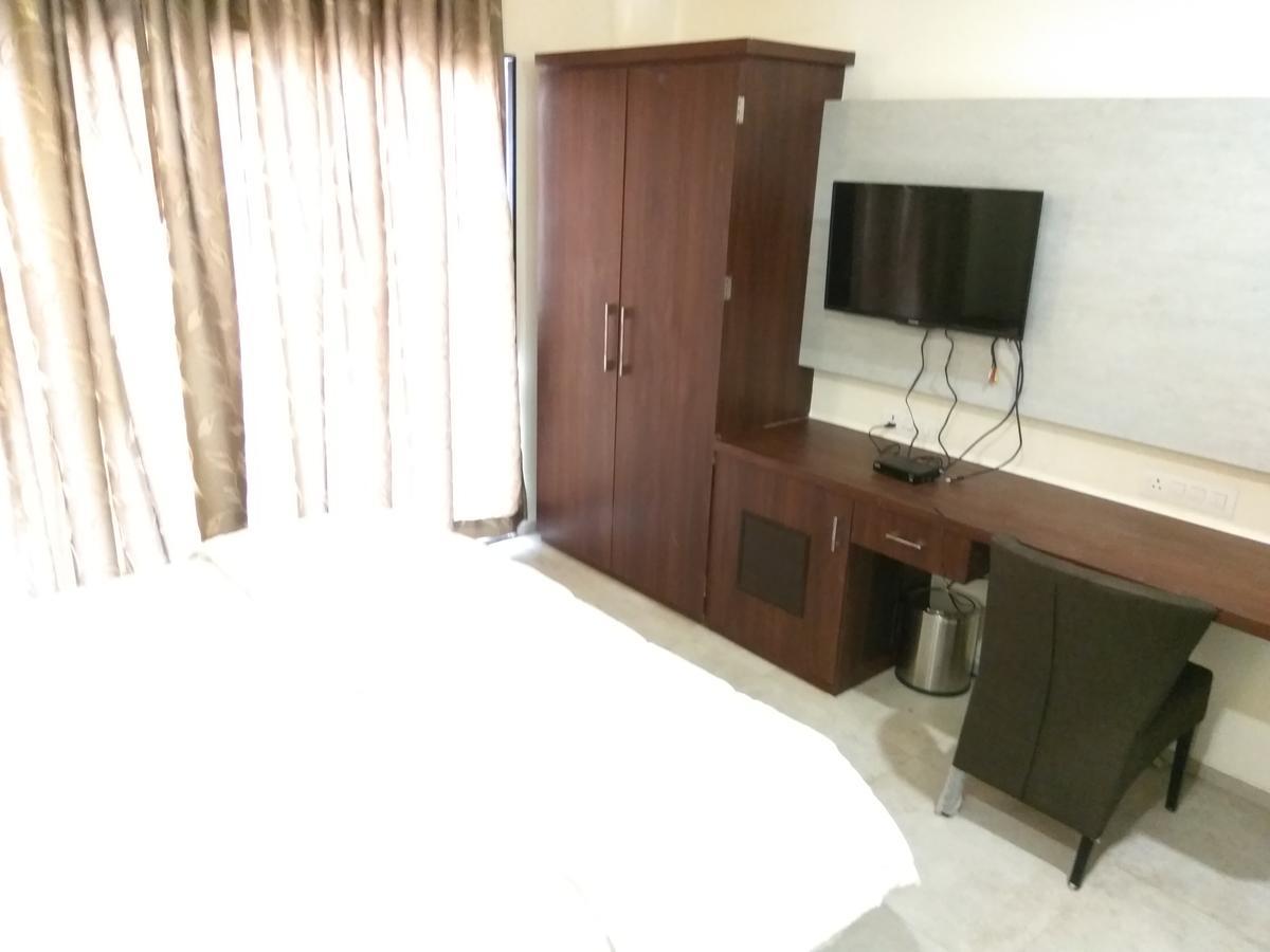 Manasi Inn Satara Εξωτερικό φωτογραφία