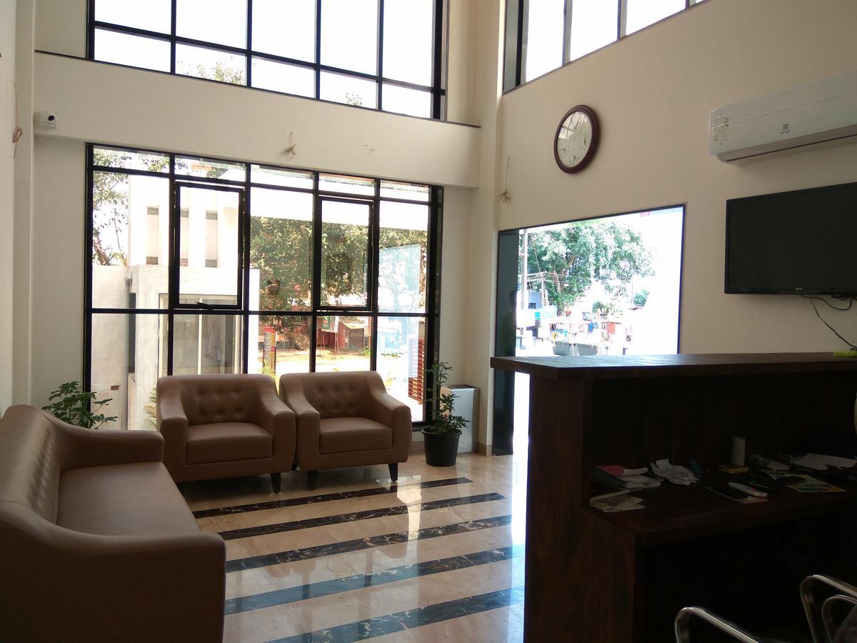 Manasi Inn Satara Εξωτερικό φωτογραφία