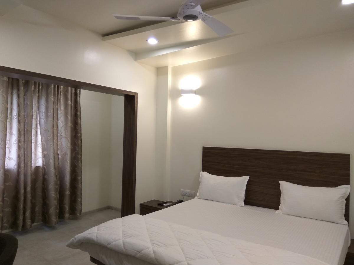 Manasi Inn Satara Εξωτερικό φωτογραφία
