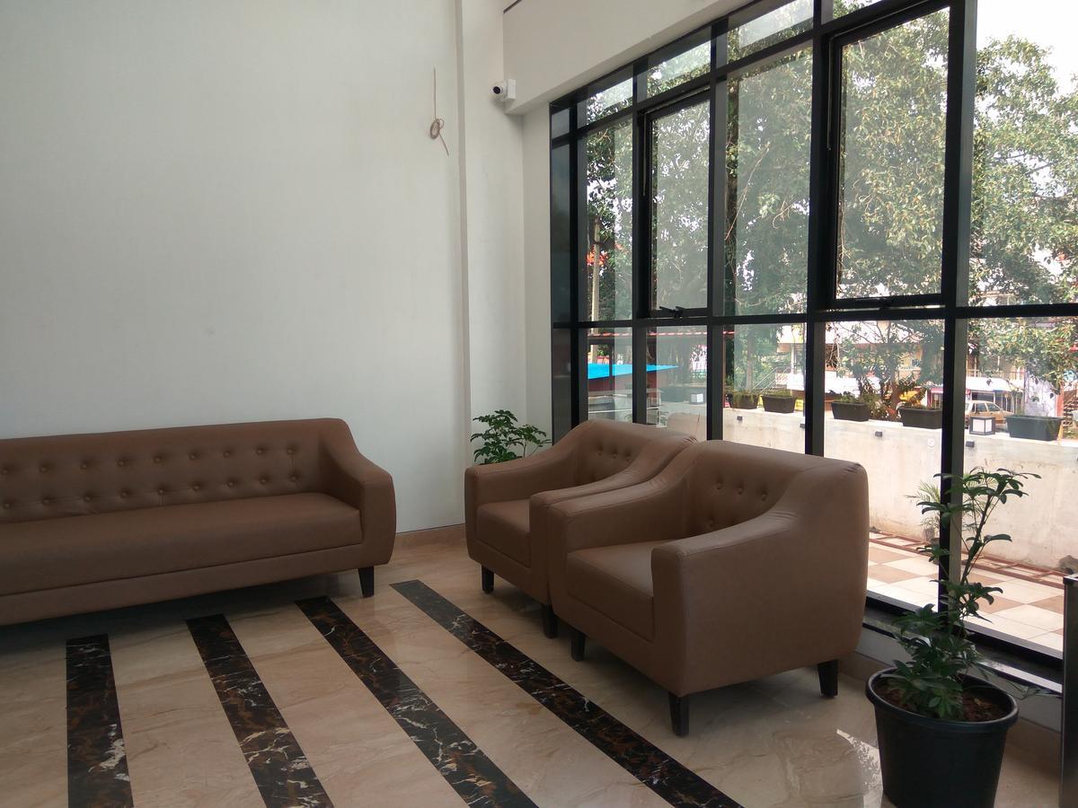 Manasi Inn Satara Εξωτερικό φωτογραφία